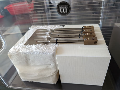 Non-magnetic vitrobot tweezers 