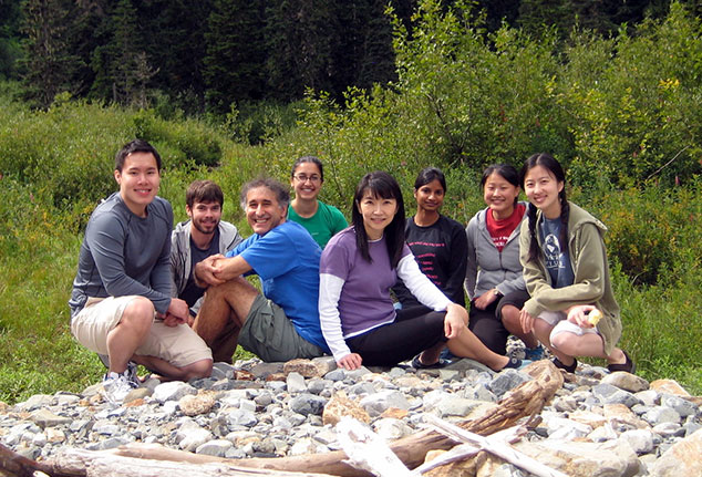 Lab group photo at Twin Lakes