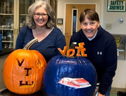 Smith Lab Pumpkin Carving